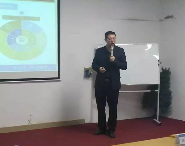 廣東朗歐企業(yè)管理研究院產(chǎn)品工程師、副總經(jīng)理王雁秋老師