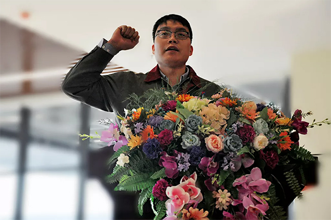 管理變革領導小組成員宣讀承諾書及誓詞